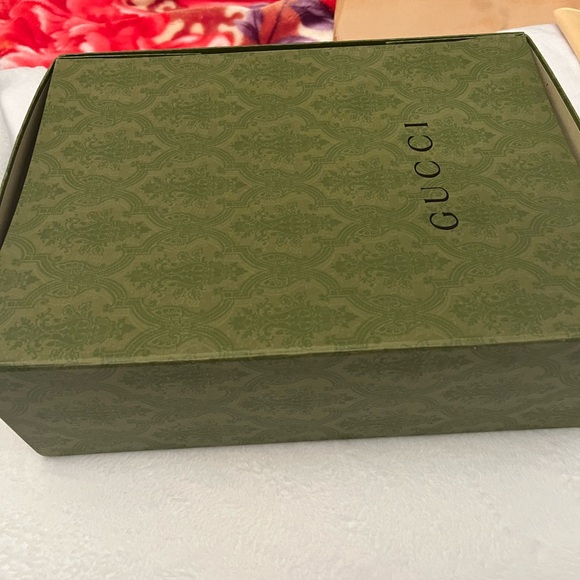 Green Patterned Box - Picture 5 of 6